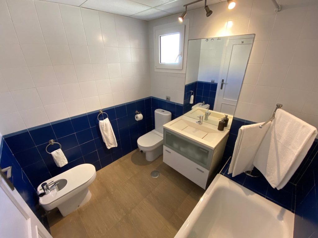 Imagen 23 del Apartamento Turístico, Ático 6 Poniente (3d+2b), Punta del Moral (HUELVA), Paseo de la Cruz nº22